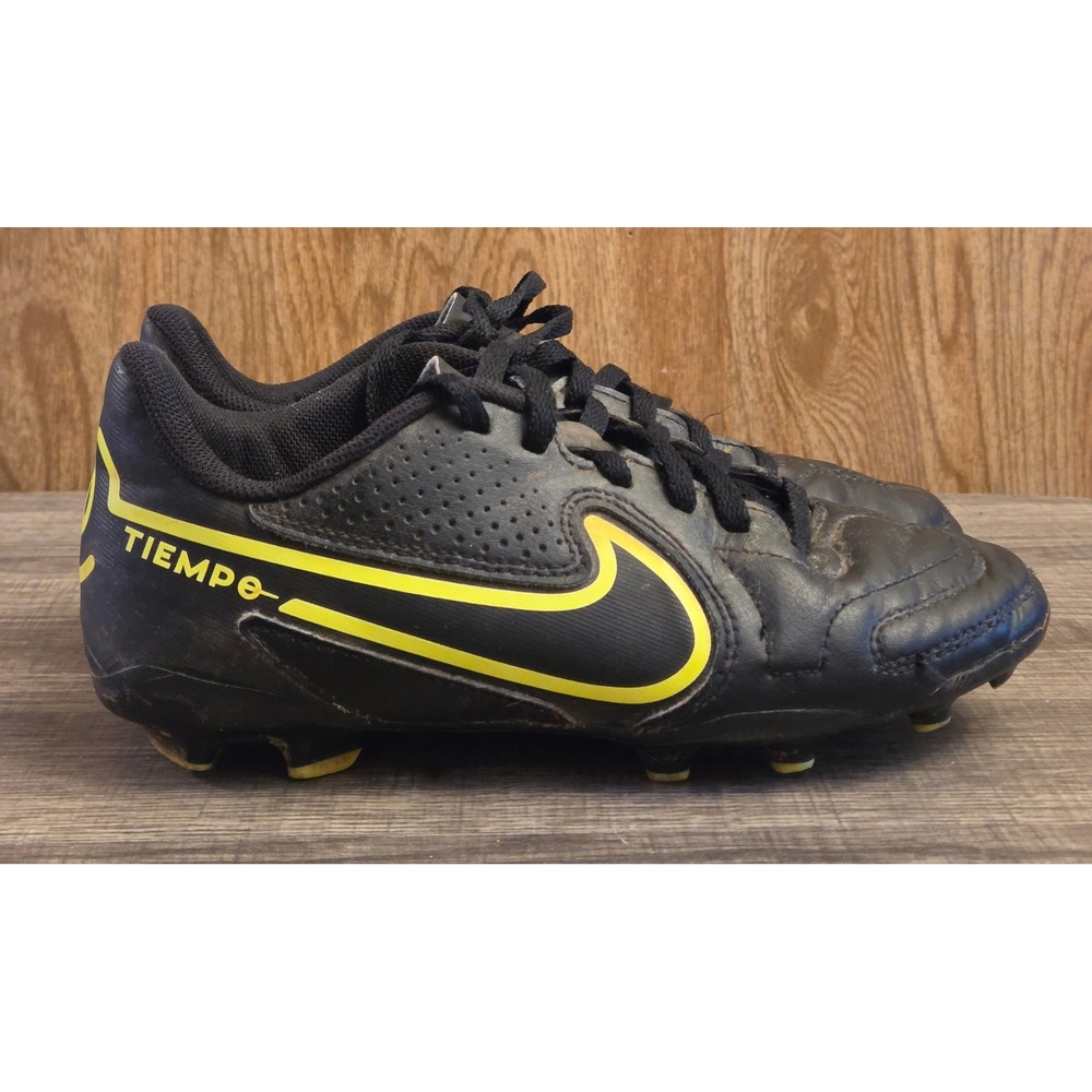 Nike Tiempo Legend 9 Club Soccer Cleats Shoes Youth‎ Size 2Y Black Yellow